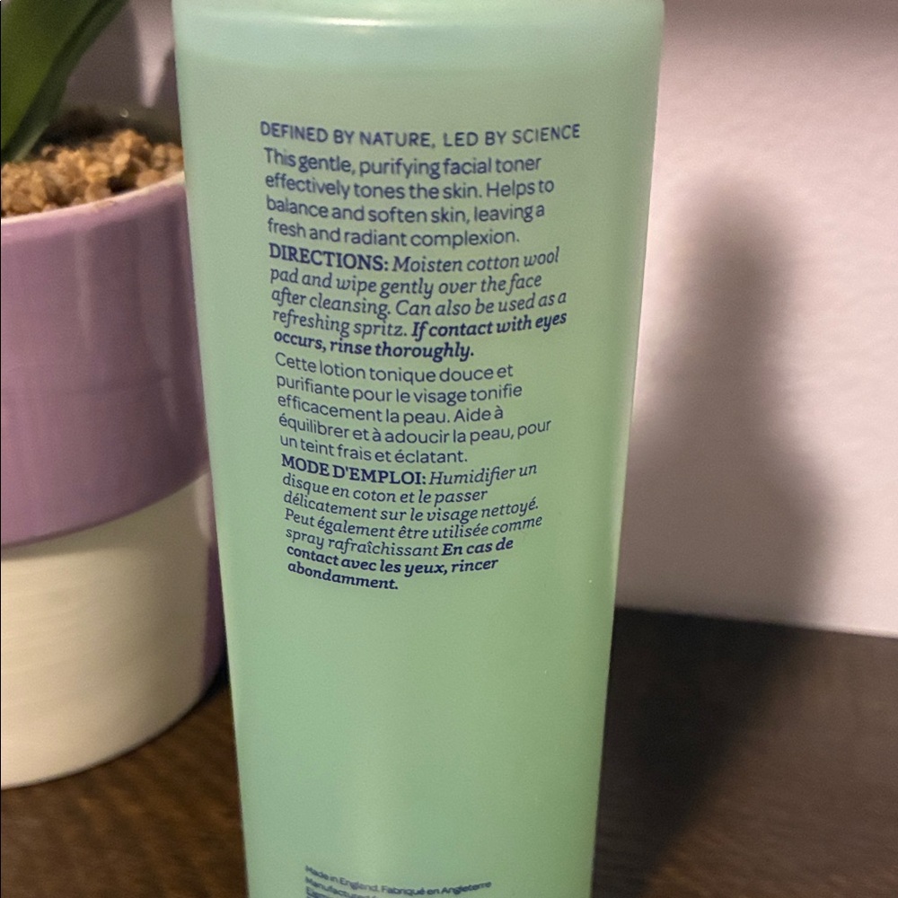 ELEMIS Balancing Lavender Toner - Mint Green Bottle - Picture 3 of 4